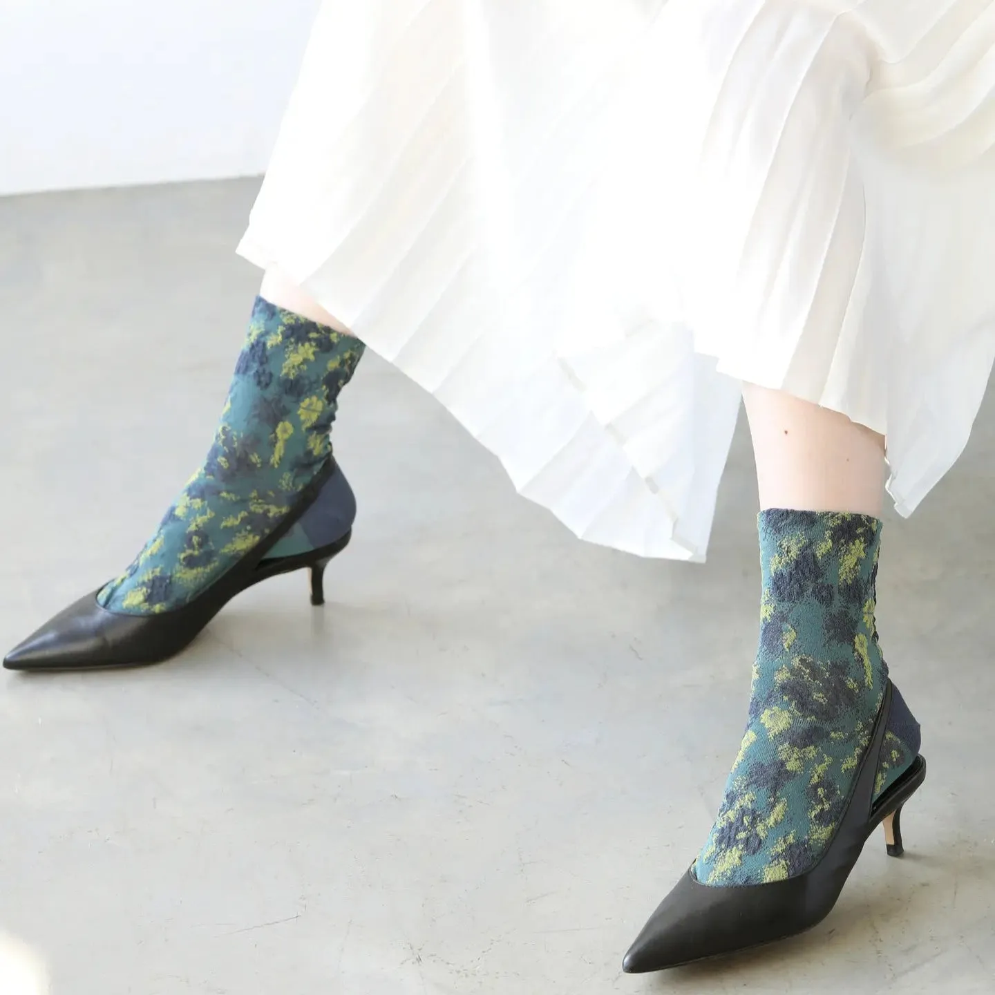 021132508 Cotton/Linen Impressionist Low Crew Socks