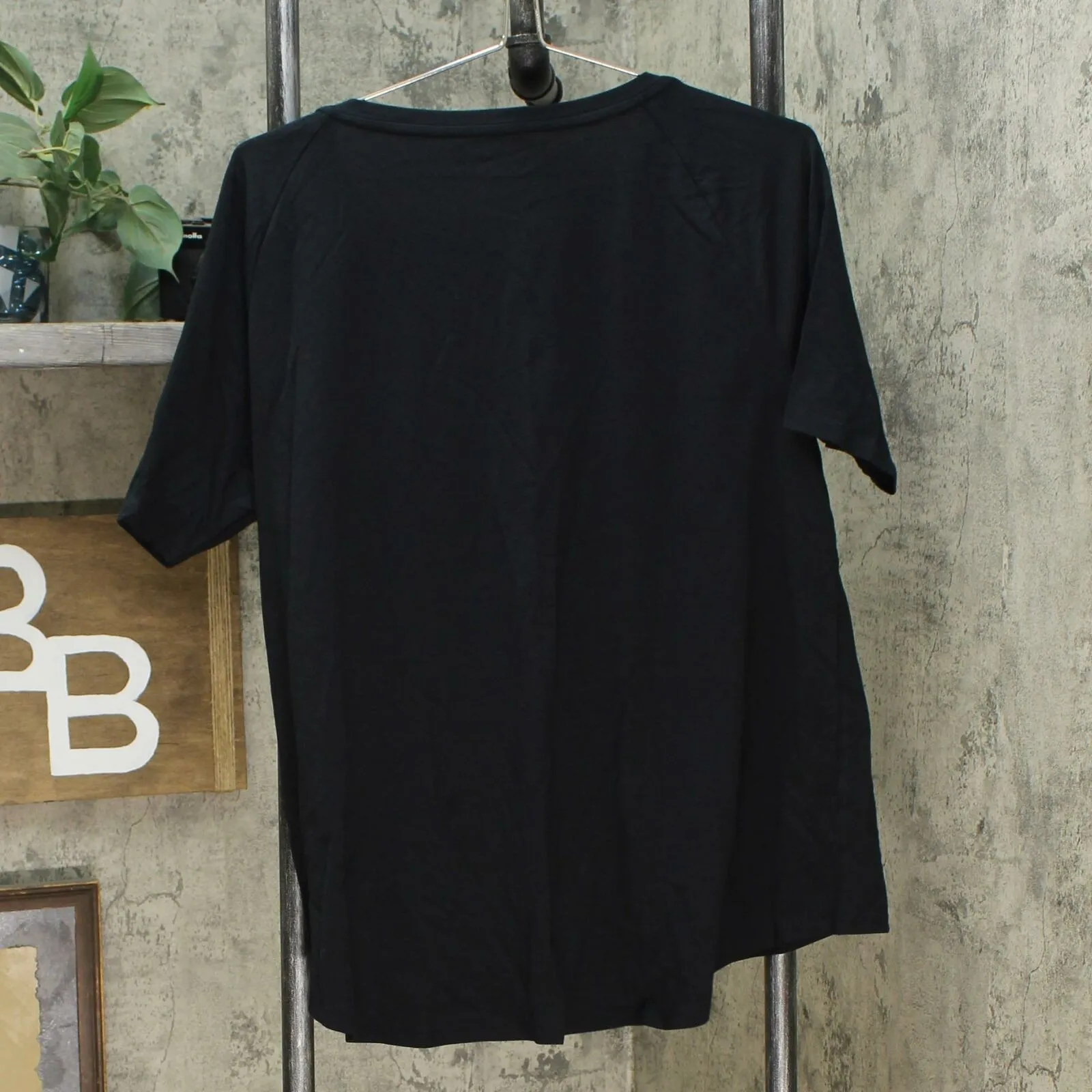AnyBody Women's Cozy Knit Short Sleeve Swing Top Black Medium