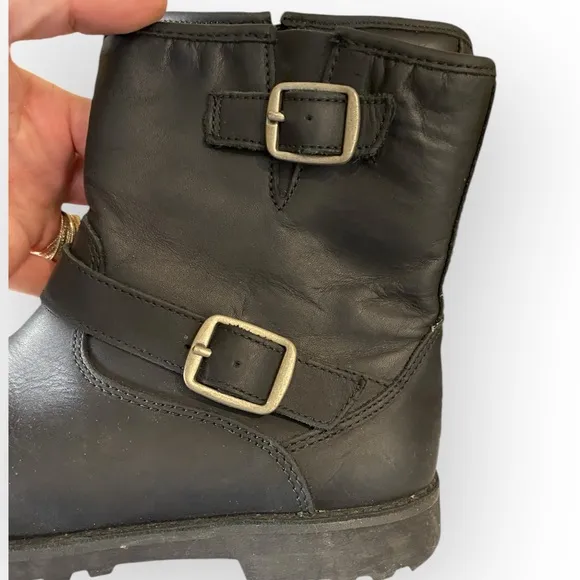 H5-20 UGG Harwell Boots