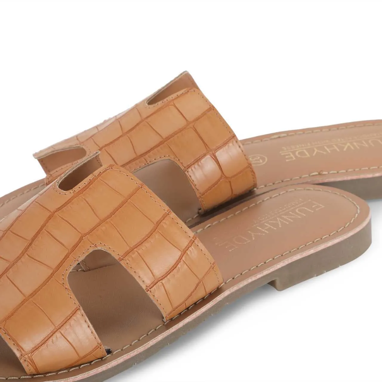 Mayna Tan Textured Slipons