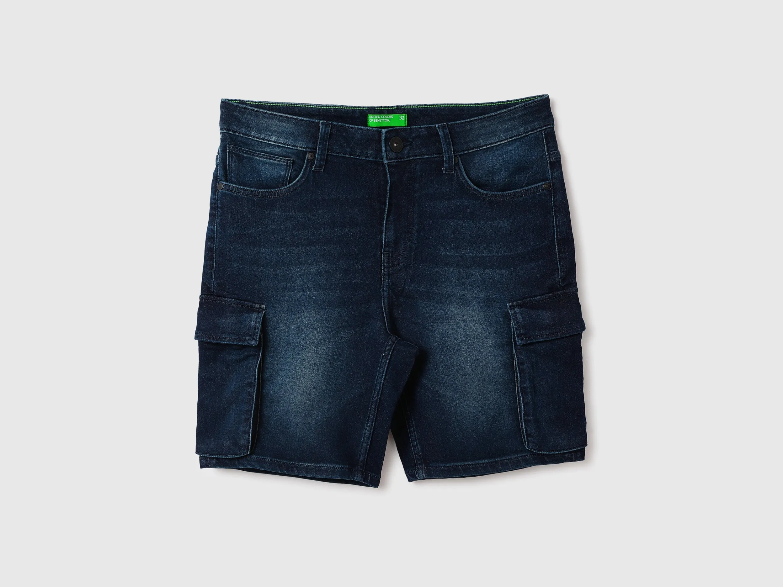Men Solid Slim Fit Shorts
