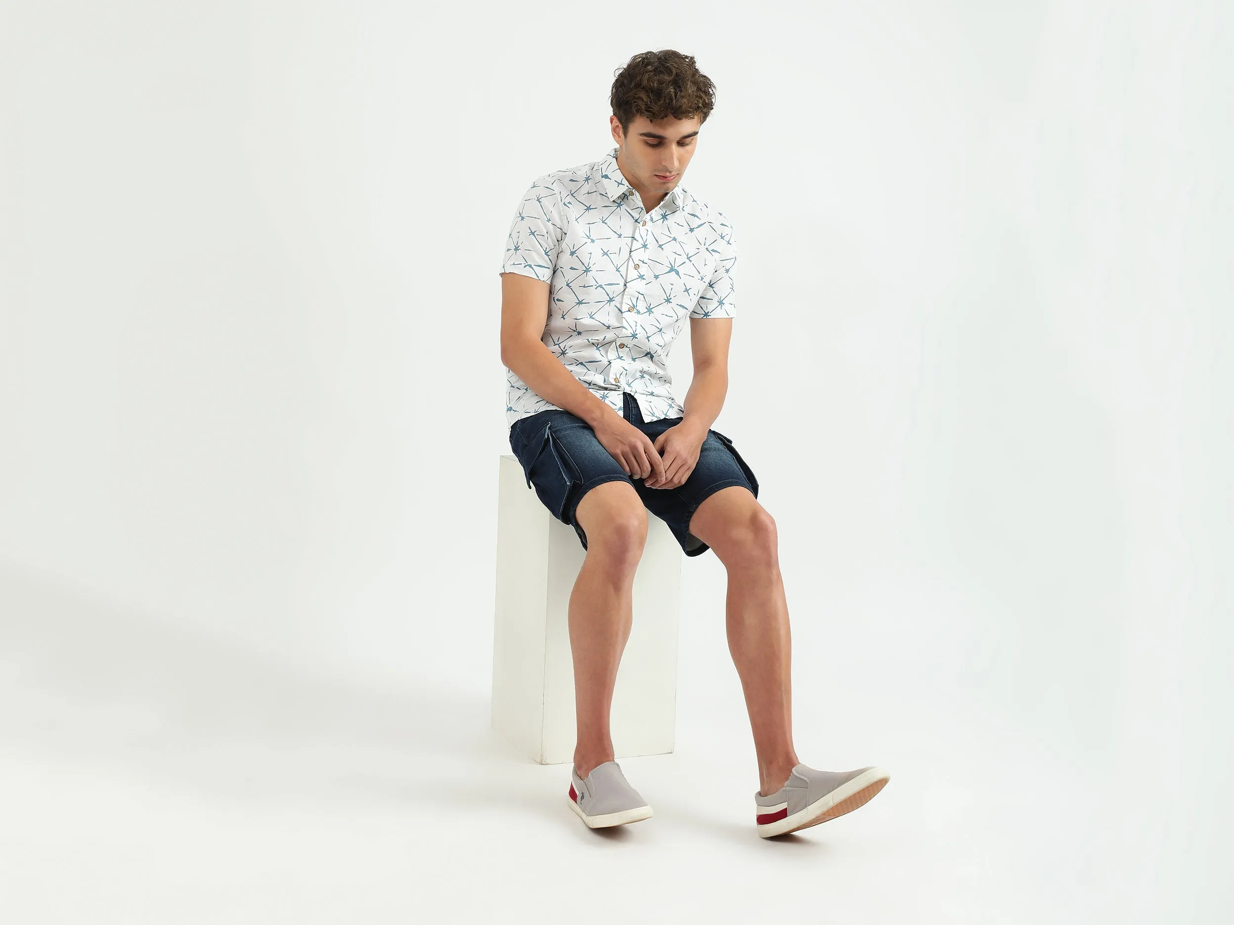 Men Solid Slim Fit Shorts