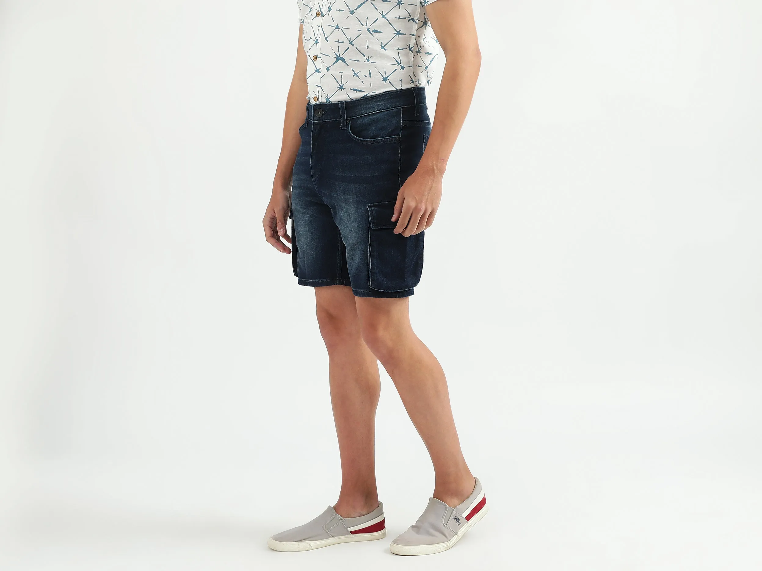 Men Solid Slim Fit Shorts