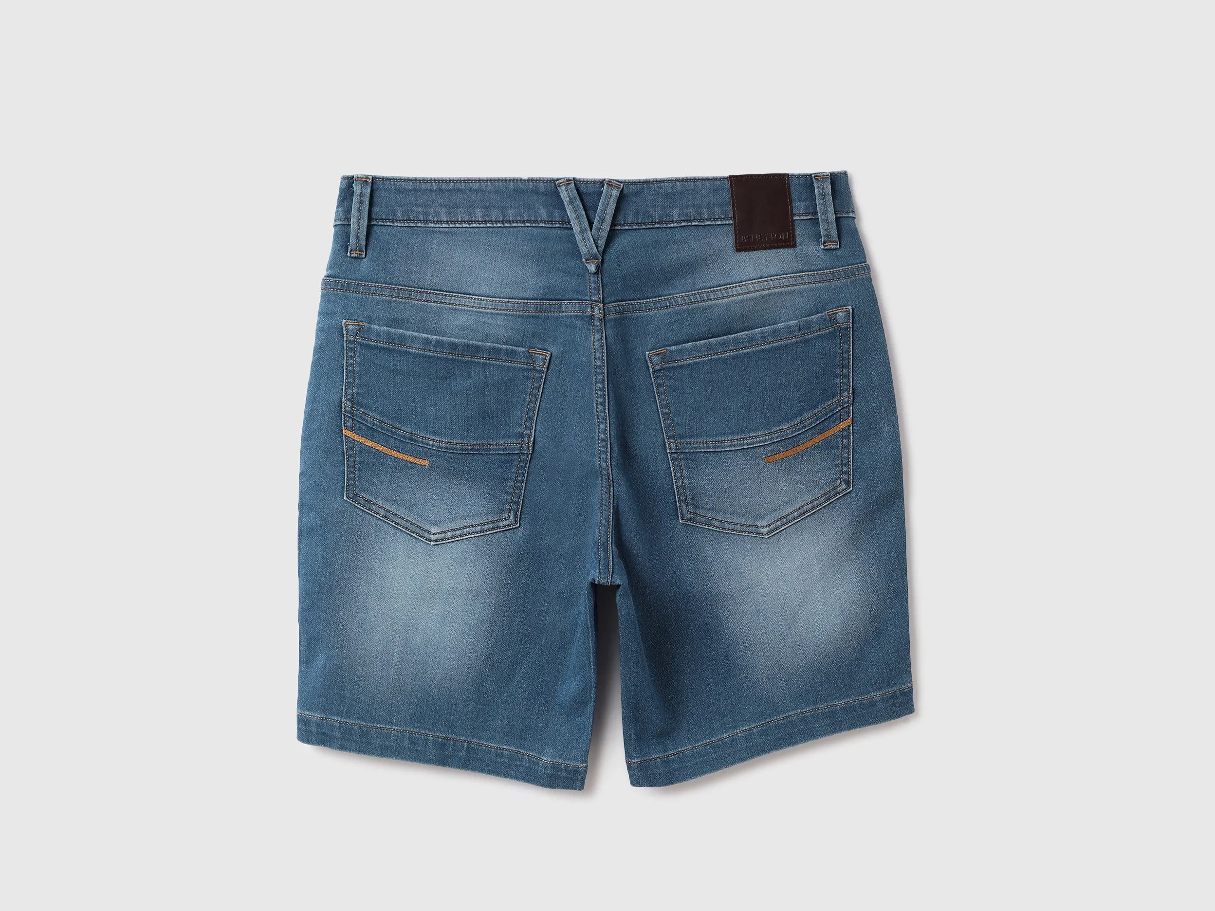 Men Solid Slim Fit Shorts