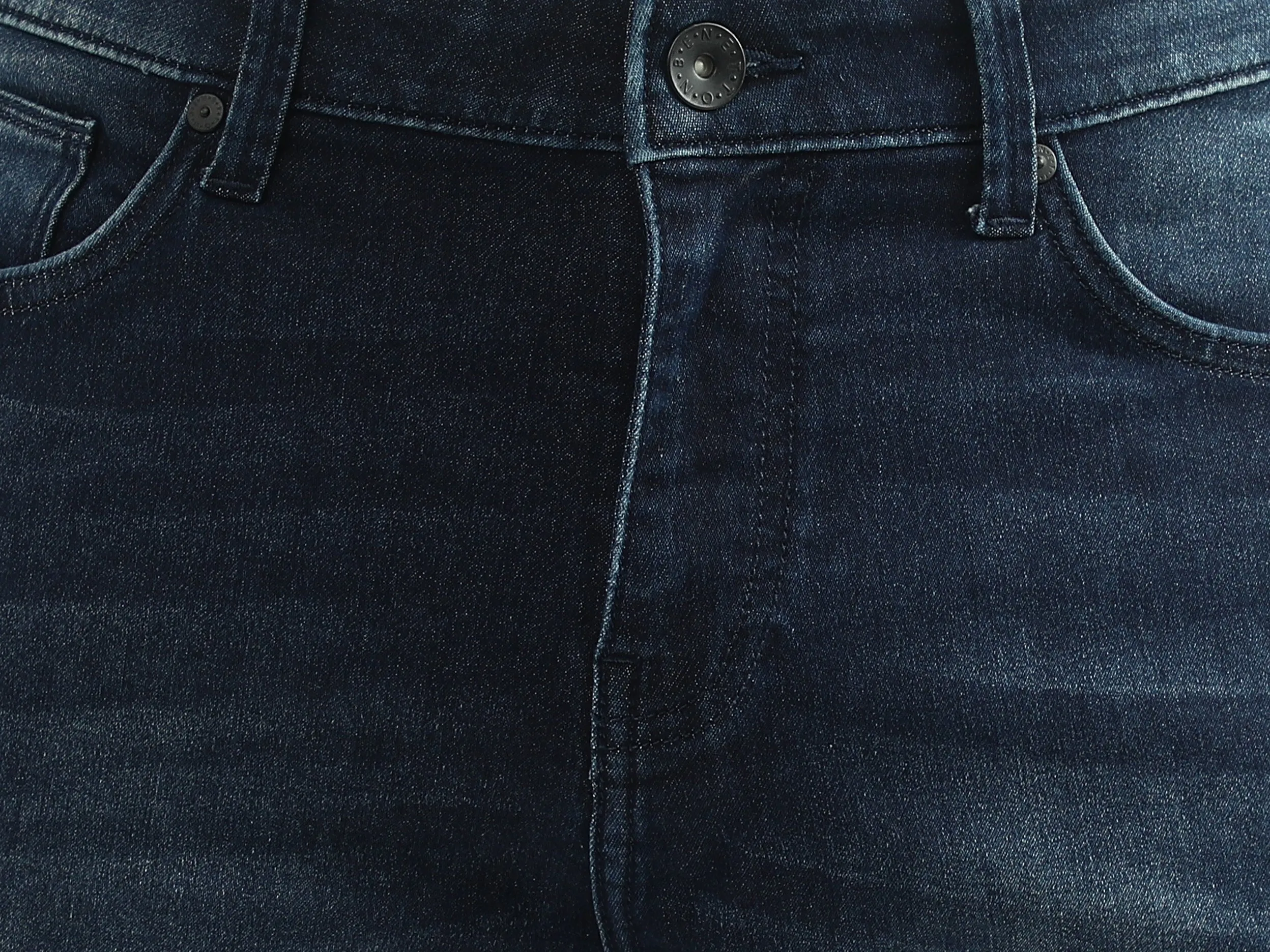 Men Solid Slim Fit Shorts