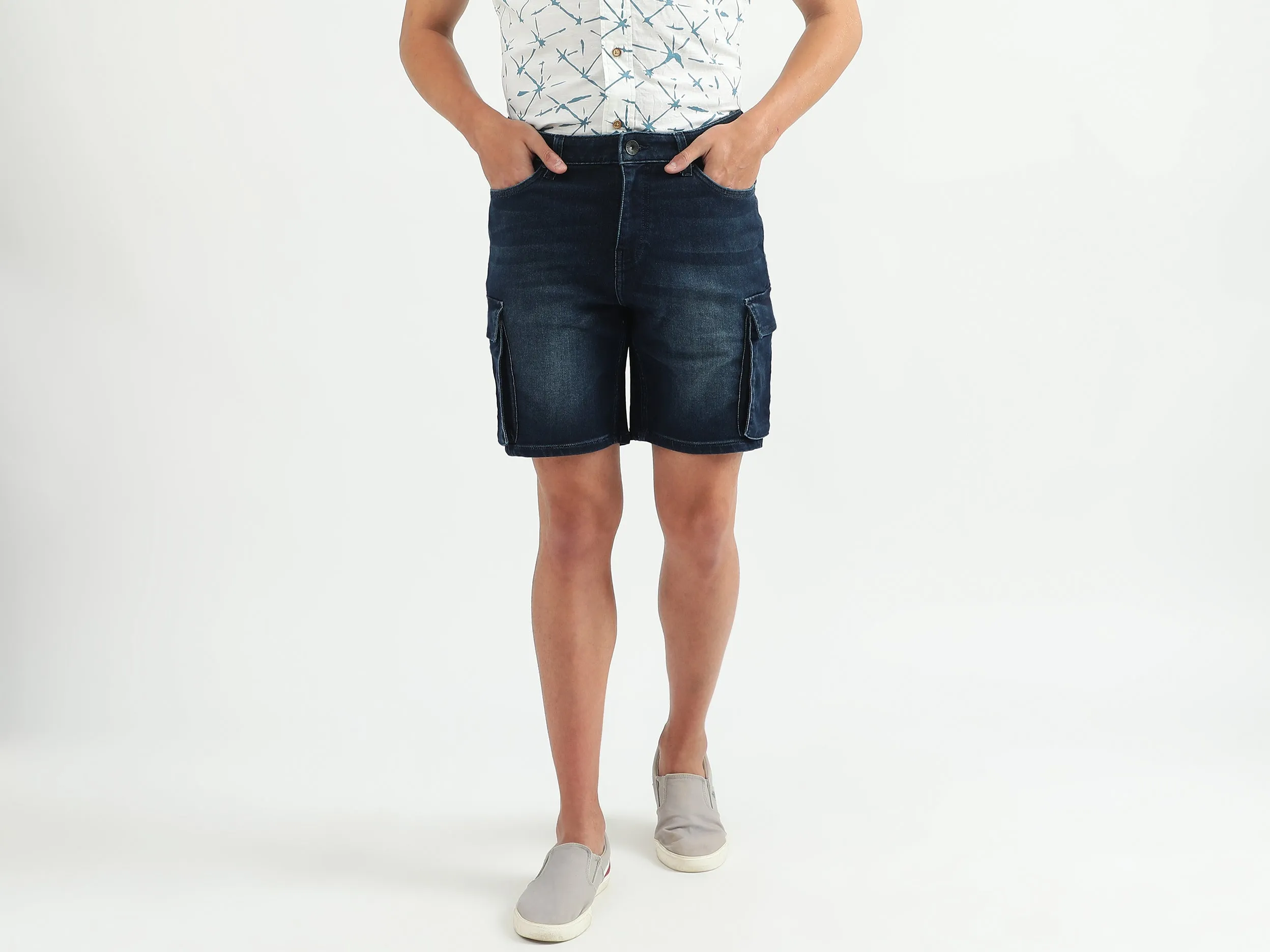 Men Solid Slim Fit Shorts
