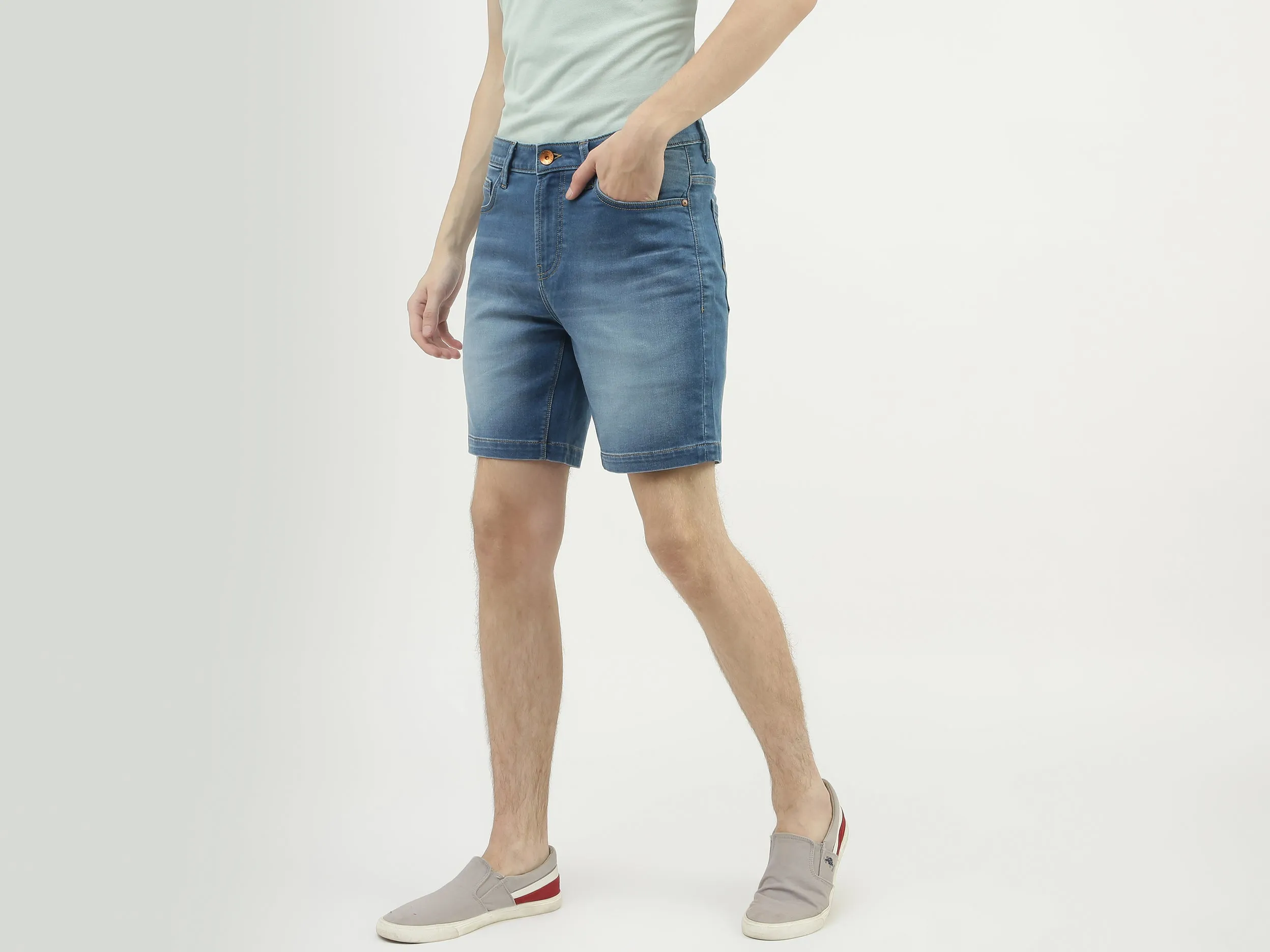 Men Solid Slim Fit Shorts