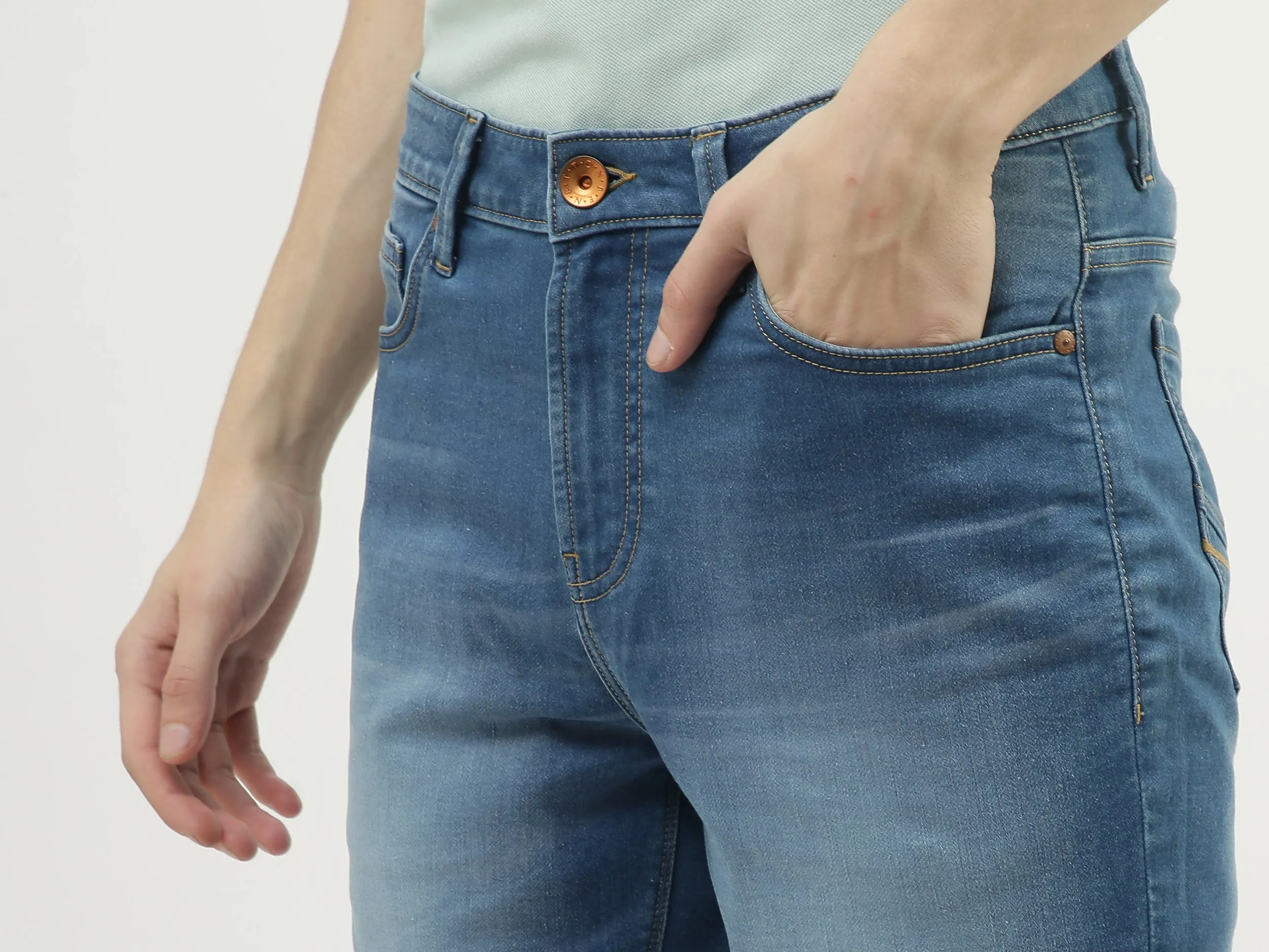 Men Solid Slim Fit Shorts
