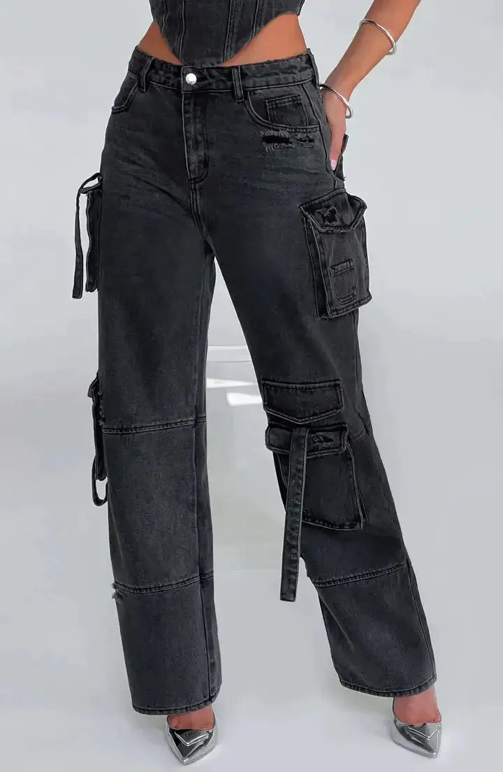 "Utility Meets Style – Cargo Denim Jeans for a Rugged, Modern Look"