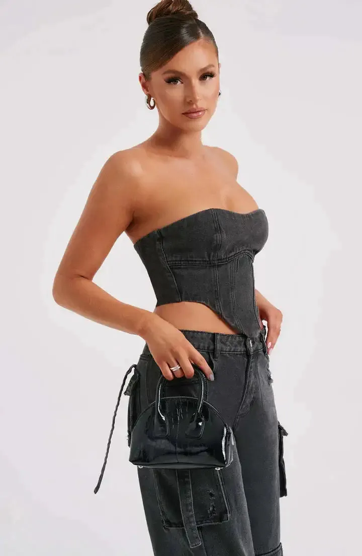 "Utility Meets Style – Cargo Denim Jeans for a Rugged, Modern Look"