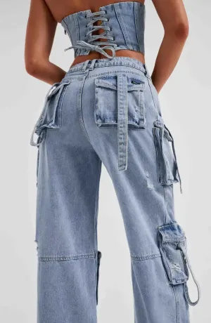 "Utility Meets Style – Cargo Denim Jeans for a Rugged, Modern Look"
