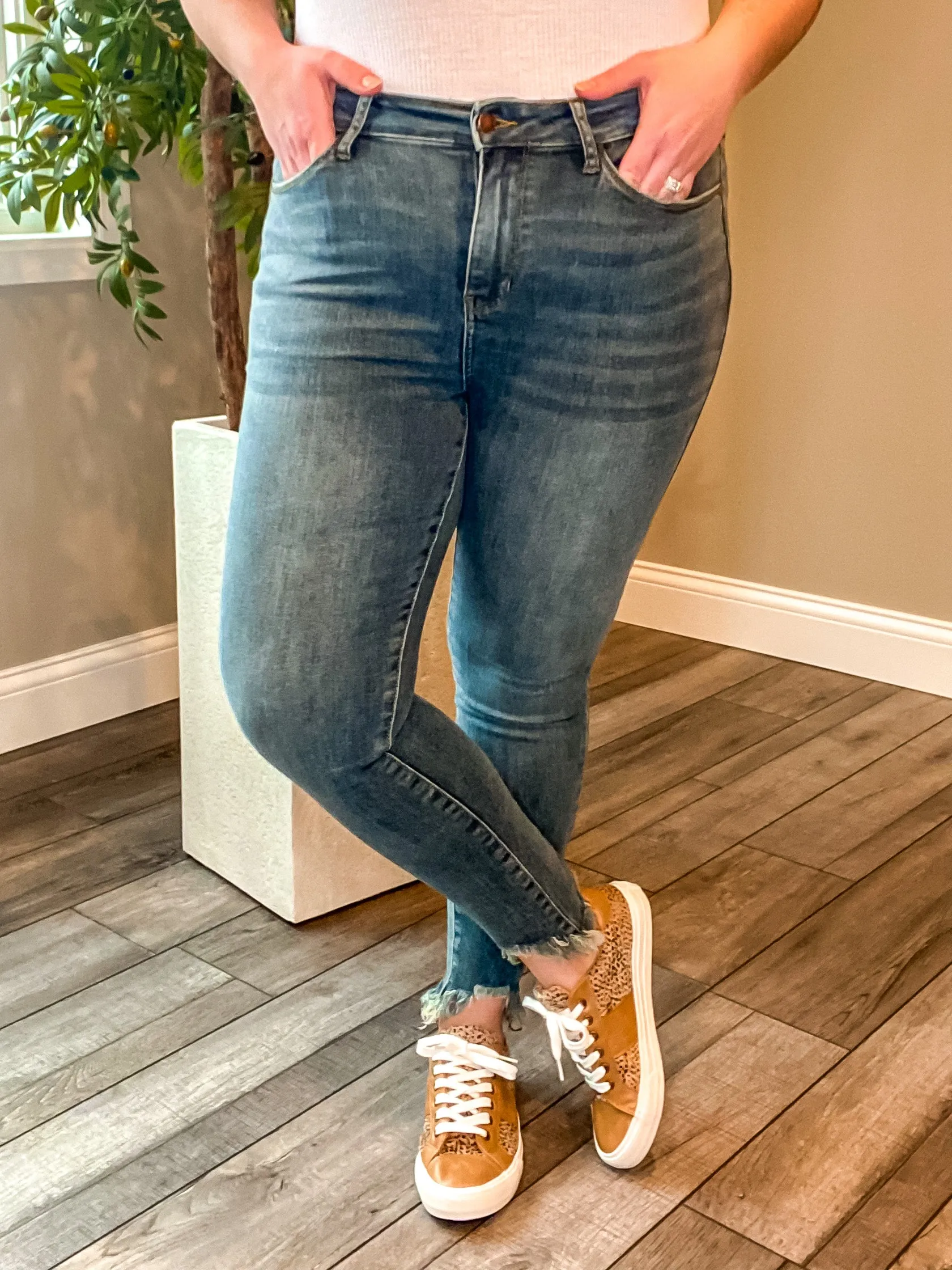 Rory Jeans- Judy Blue Mid-Rise Shark Bite Skinny