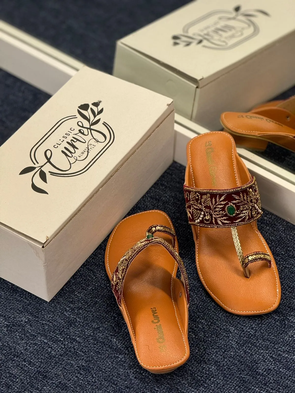 Royal Heritage (Kolapuri) - Maroon