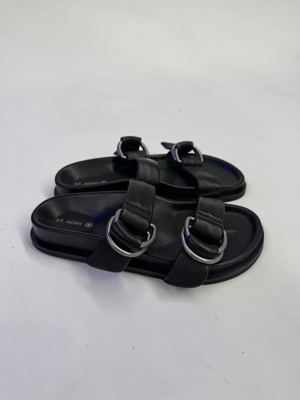 ST. AGNI Ring Detail Slide - Black