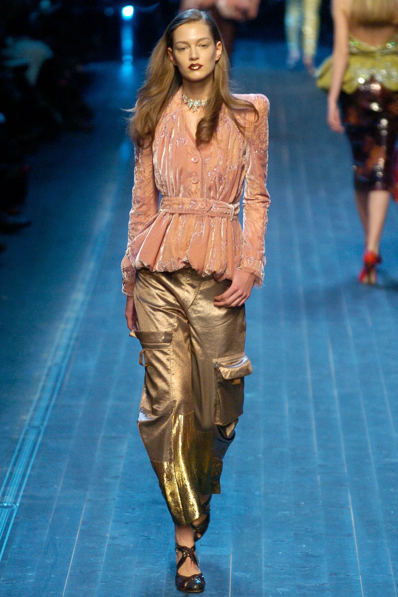 Stunning Fall 2005 Christian Dior By John Galliano Runway Black Velvet Jacket e Belt Detail