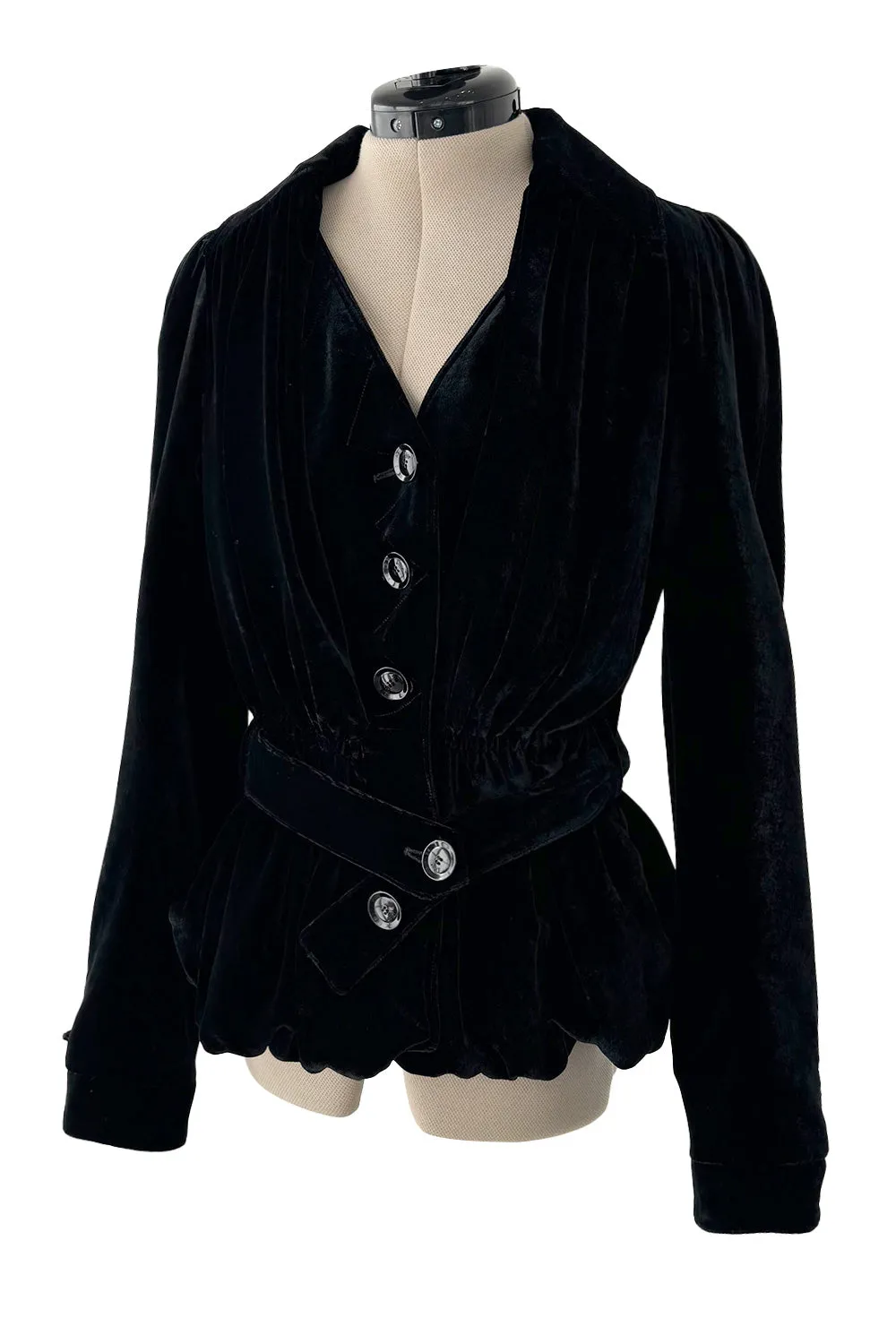 Stunning Fall 2005 Christian Dior By John Galliano Runway Black Velvet Jacket e Belt Detail