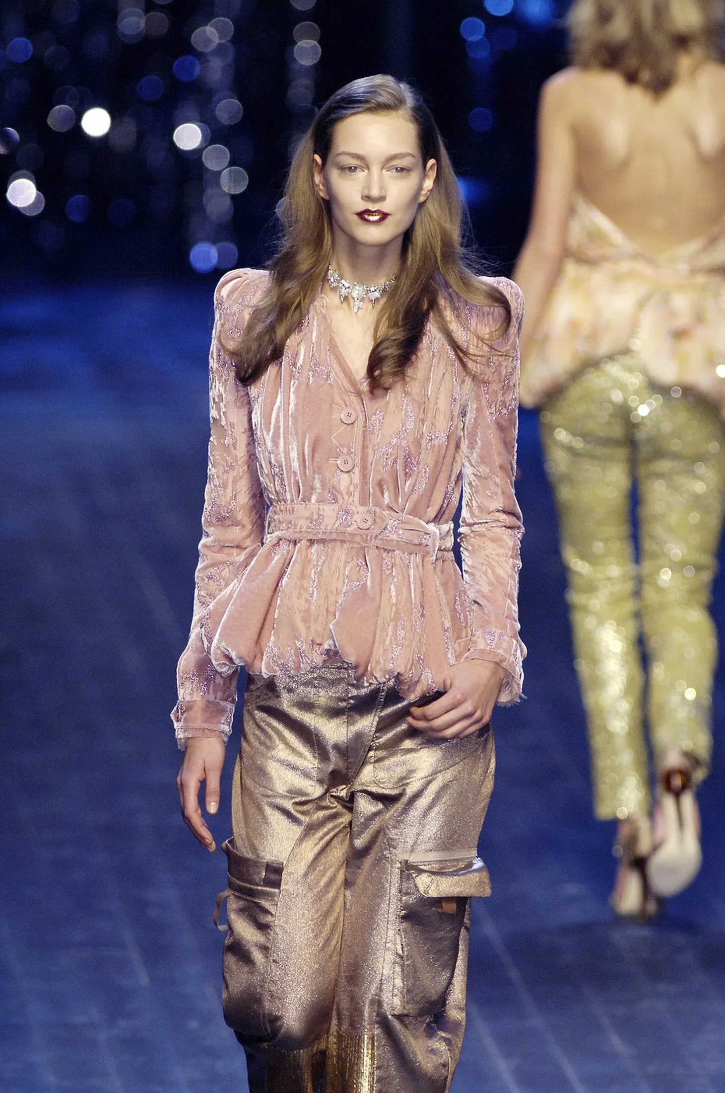 Stunning Fall 2005 Christian Dior By John Galliano Runway Black Velvet Jacket e Belt Detail