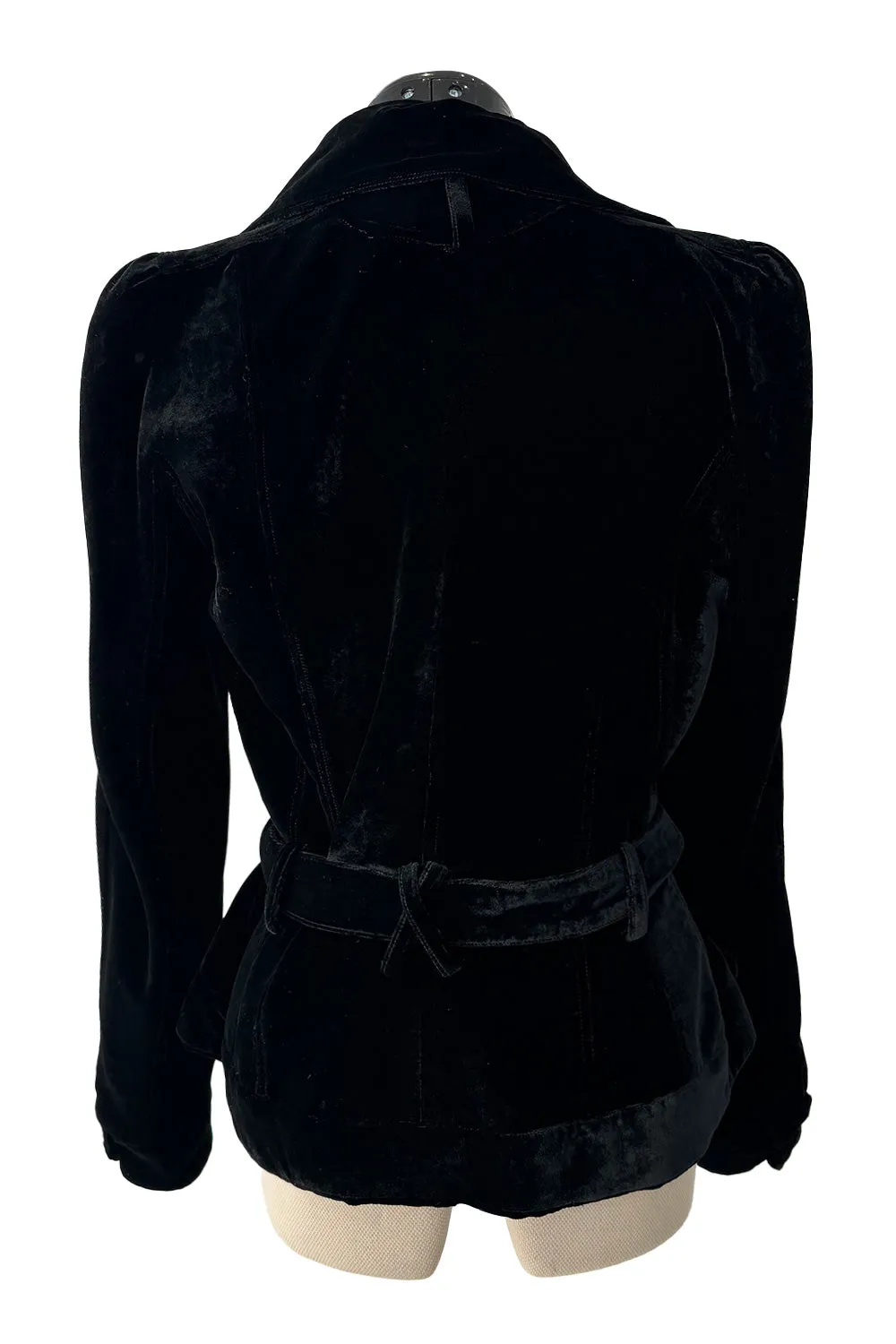 Stunning Fall 2005 Christian Dior By John Galliano Runway Black Velvet Jacket e Belt Detail