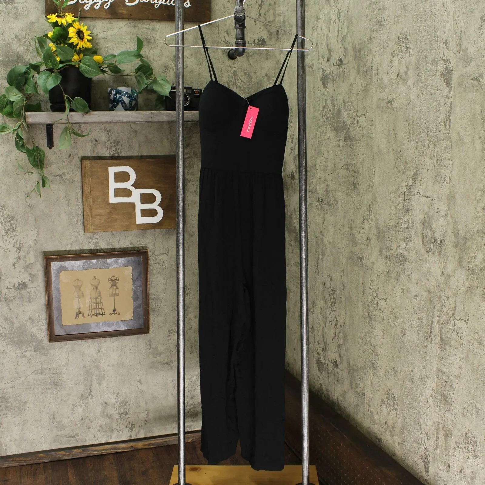 Xhilaration Women's Sleeveless Sweetheart Neck Bra Cup Jumpsuit